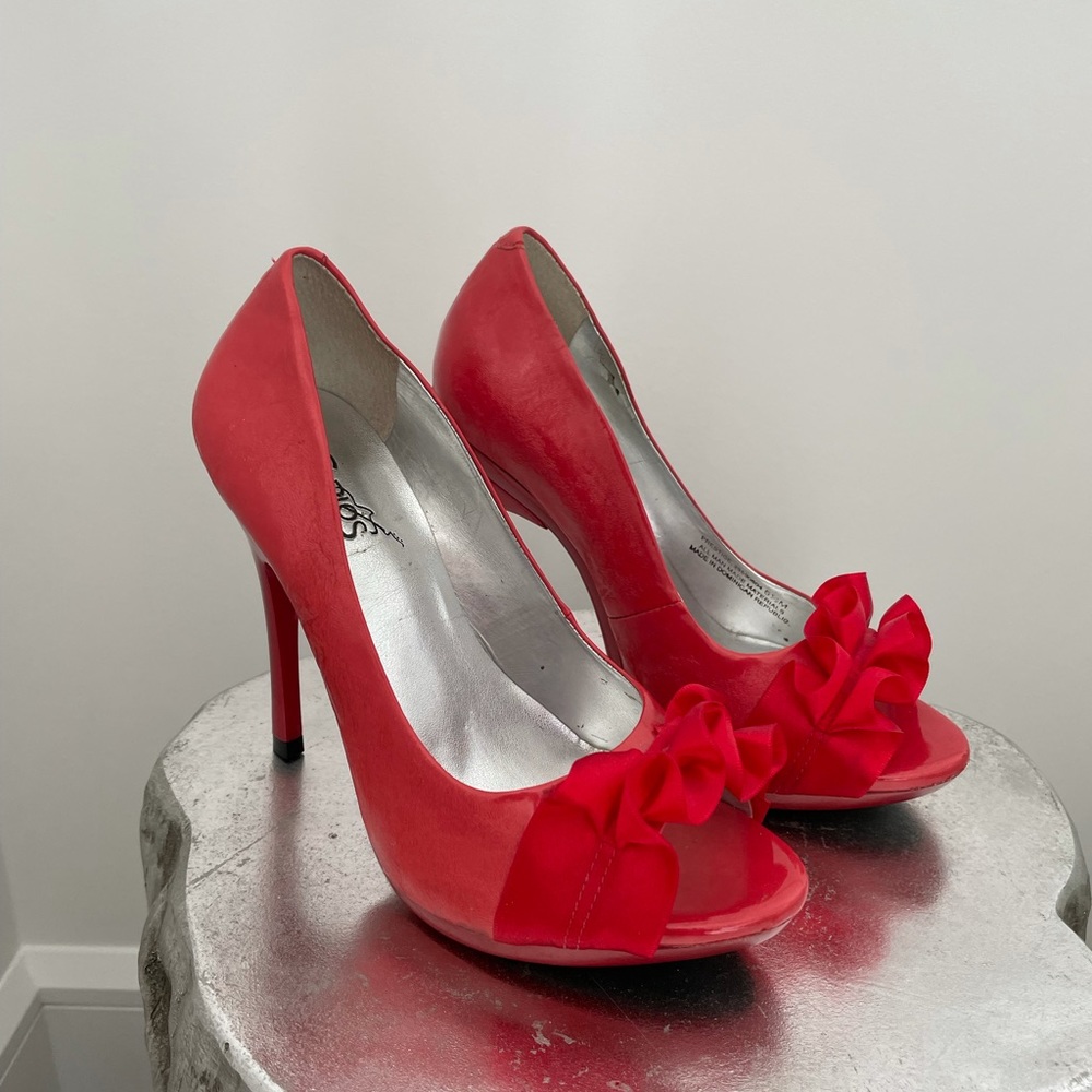 Carlos Santana high heels